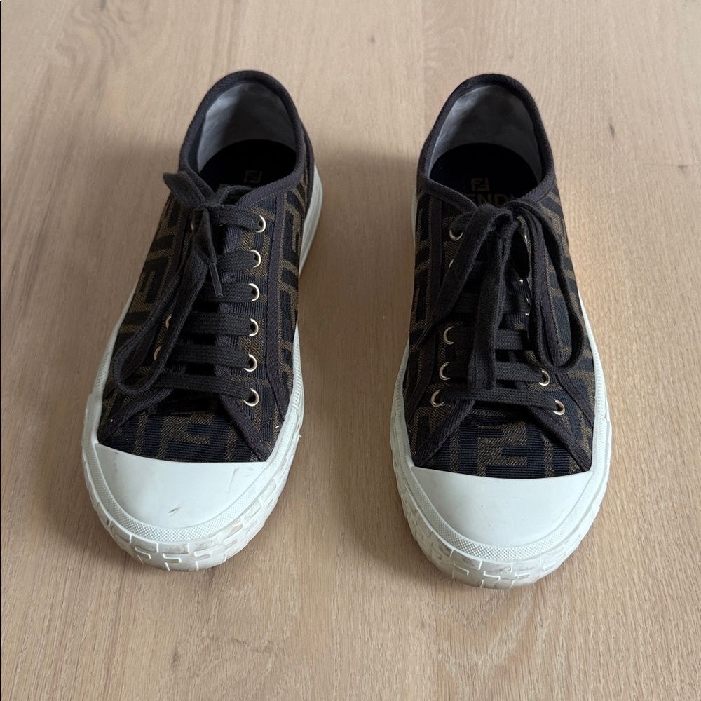 Fendi Domino FF Motif Low-Top Sneakers